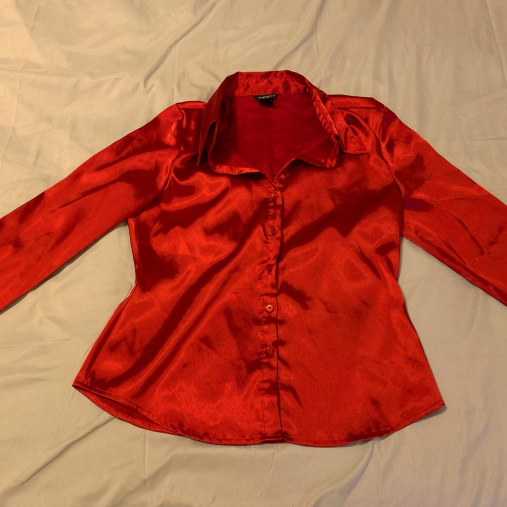 Women’s medium silk red shirt